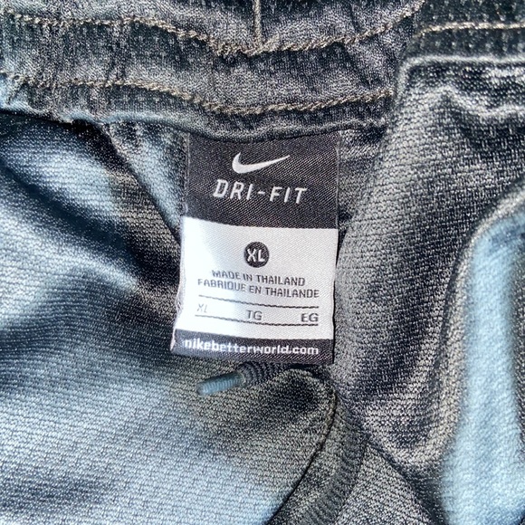 Nike Sweatpants - Picture 3 of 4